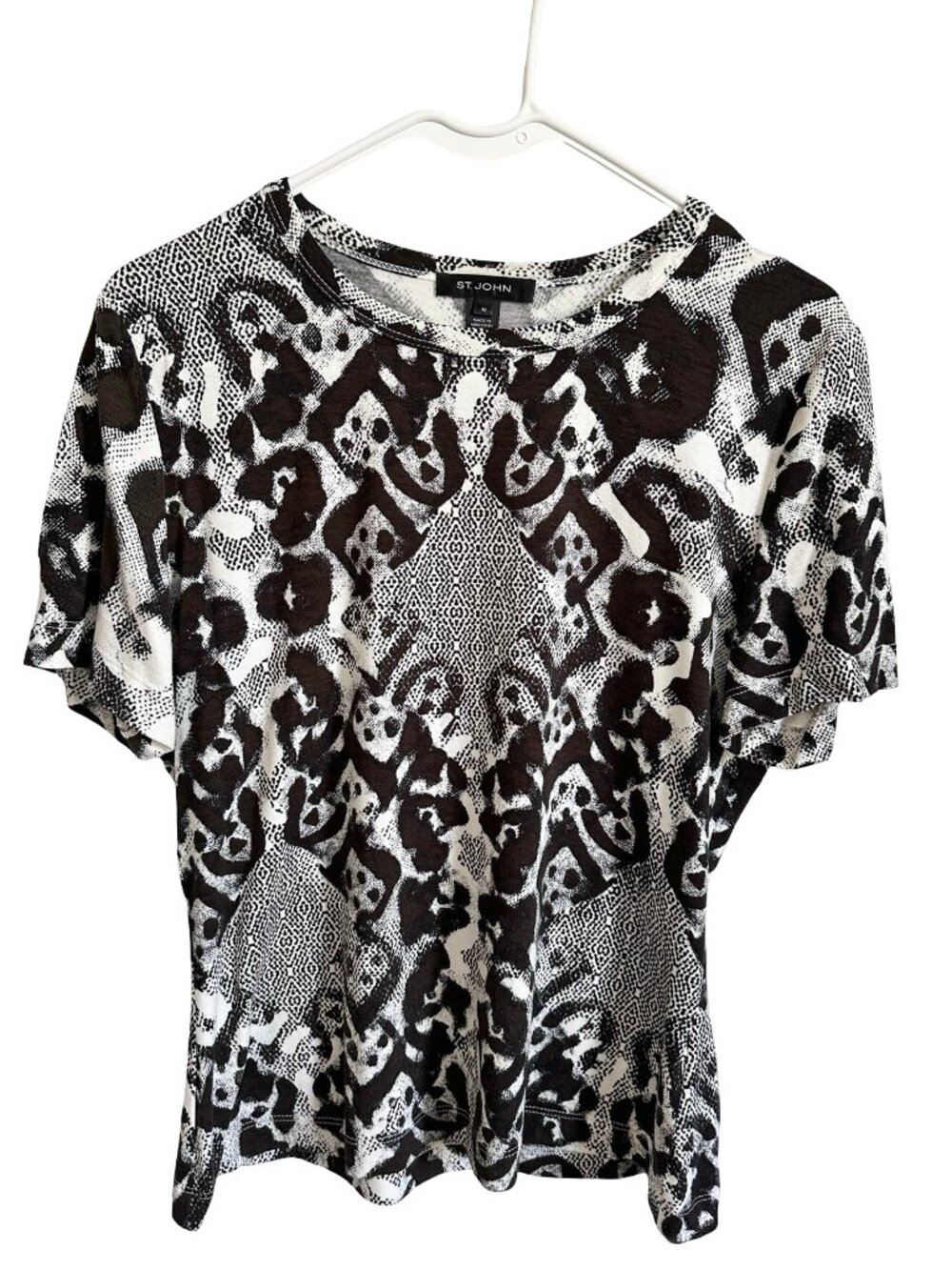 NWOT St. John Print Top Black White Leopard Graphic T-Shirt Short Sleeve Medium